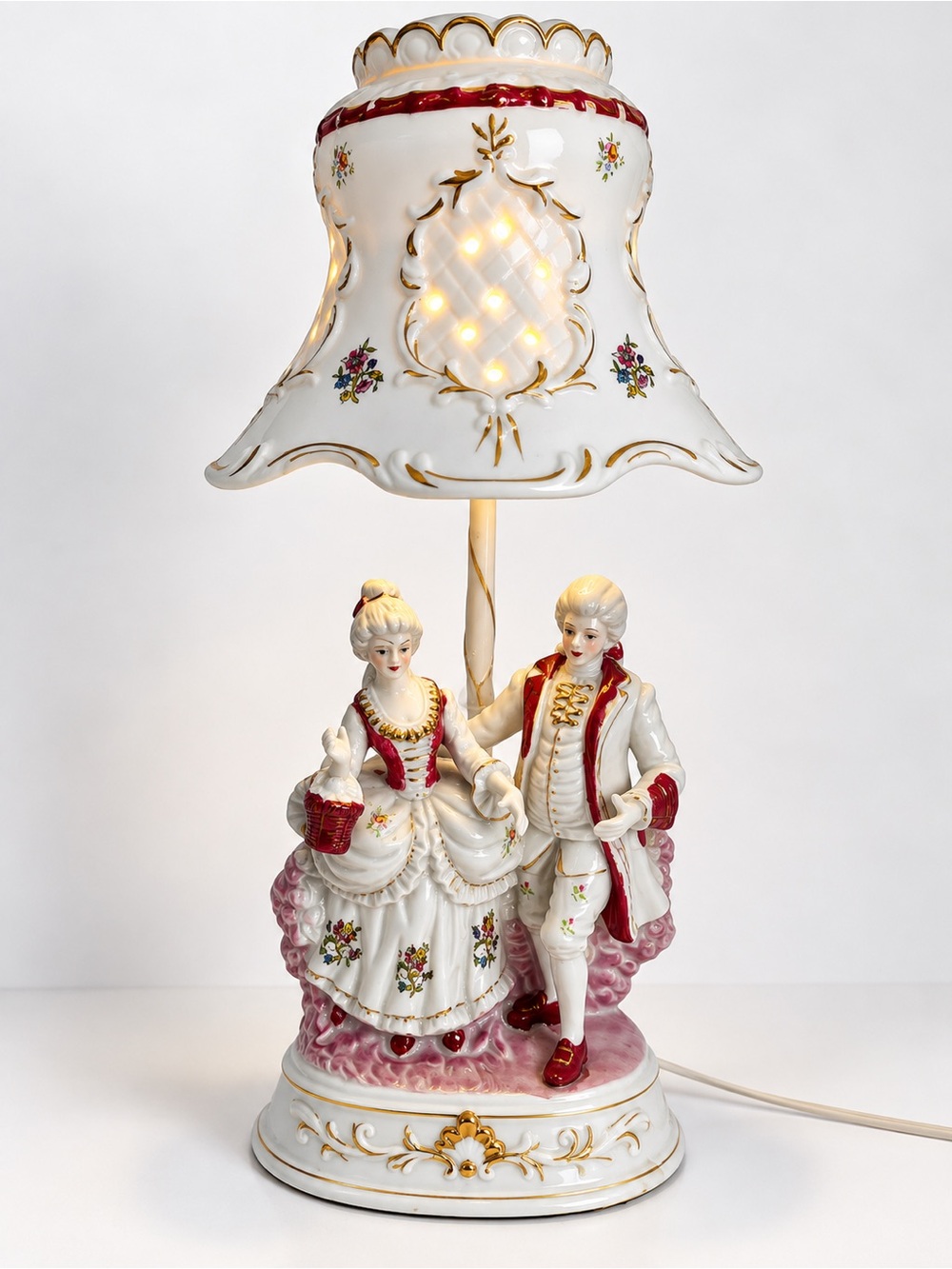 Vintage Porcelain Courting Couple Figurine Lamp Pierced Shade Floral Gold 21”